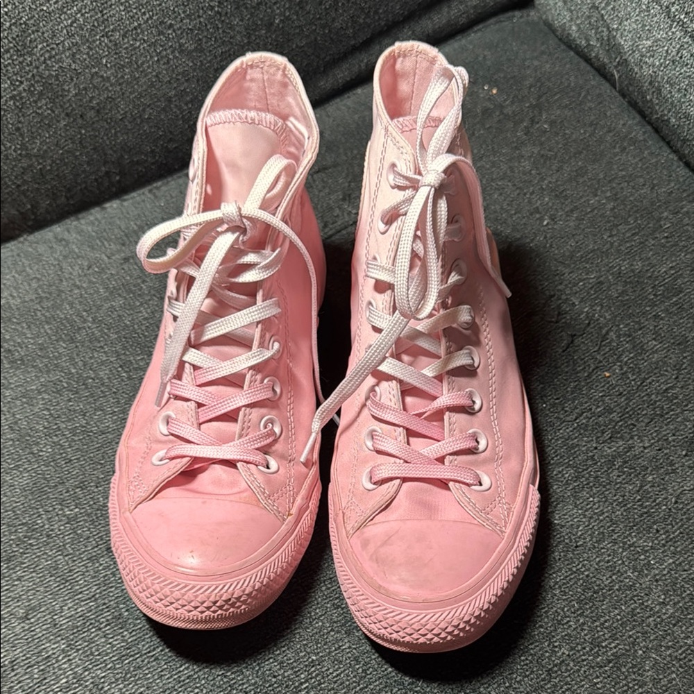 Converse Pink Ombré High-Top Sneakers Women’s size 9 Men’s size 7